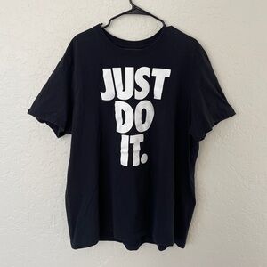 NIKE - MENS TSHIRT - SIZE XXL